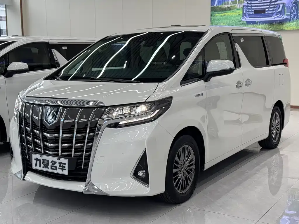 Toyota Alphard 2023 из CN, фото 1