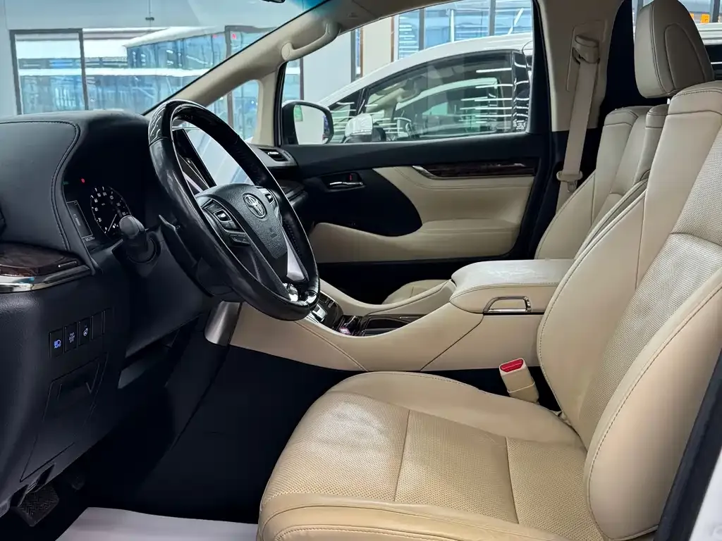 Toyota Alphard 2023 из CN, фото 8