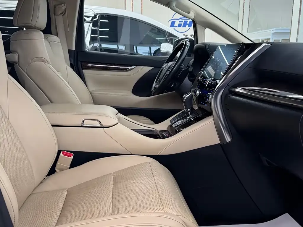 Toyota Alphard 2023 из CN, фото 5