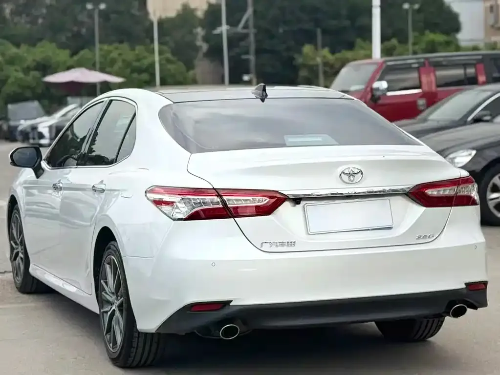 Toyota Camry 2021 из CN, фото 2