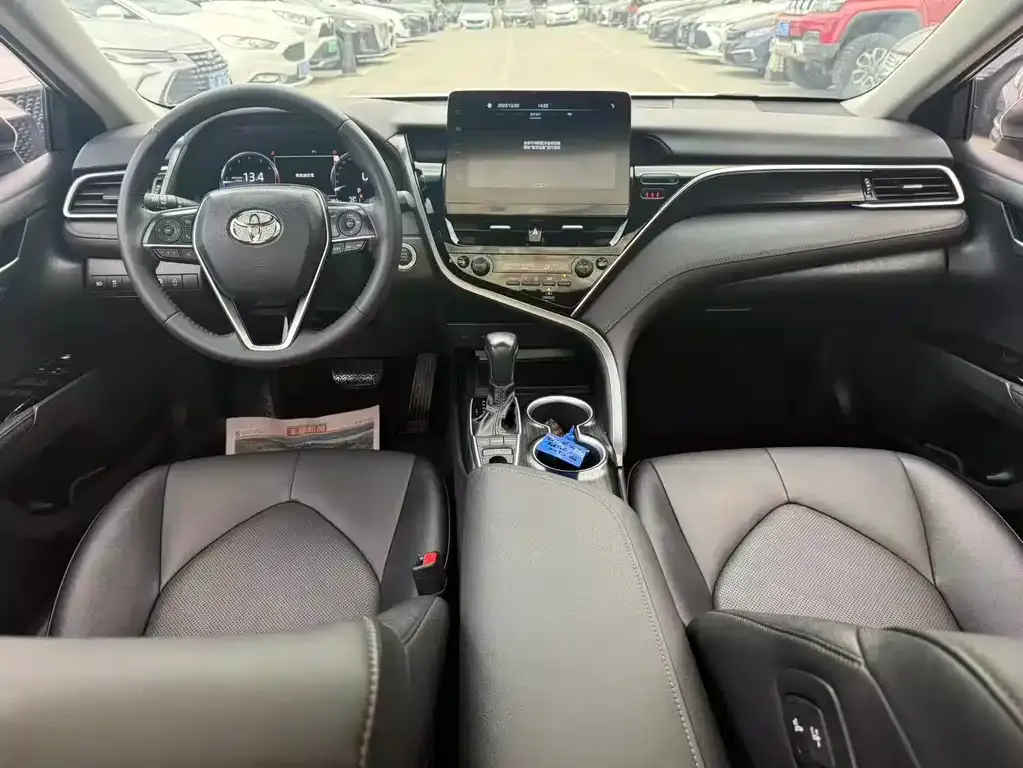 Toyota Camry 2021 из CN, фото 9