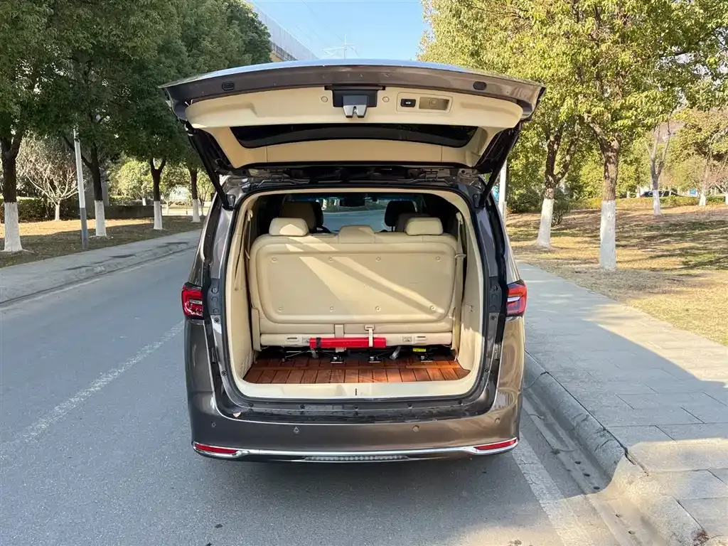 Buick GL8 2023 из CN, фото 5