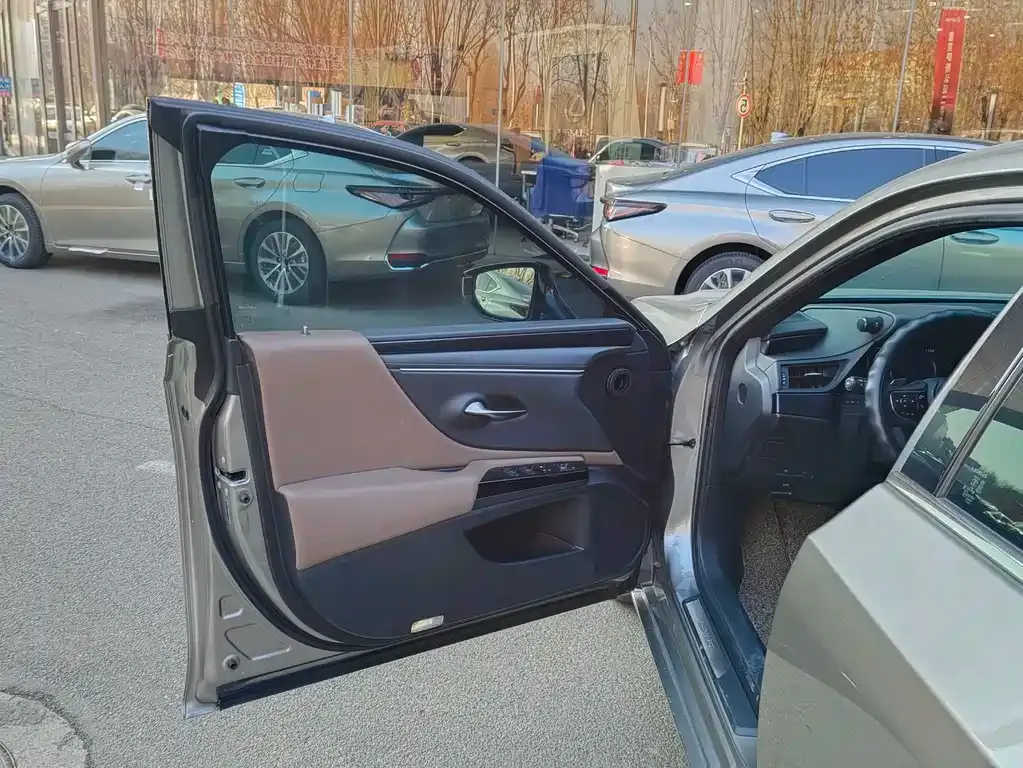 Lexus ES 2022 из CN, фото 10
