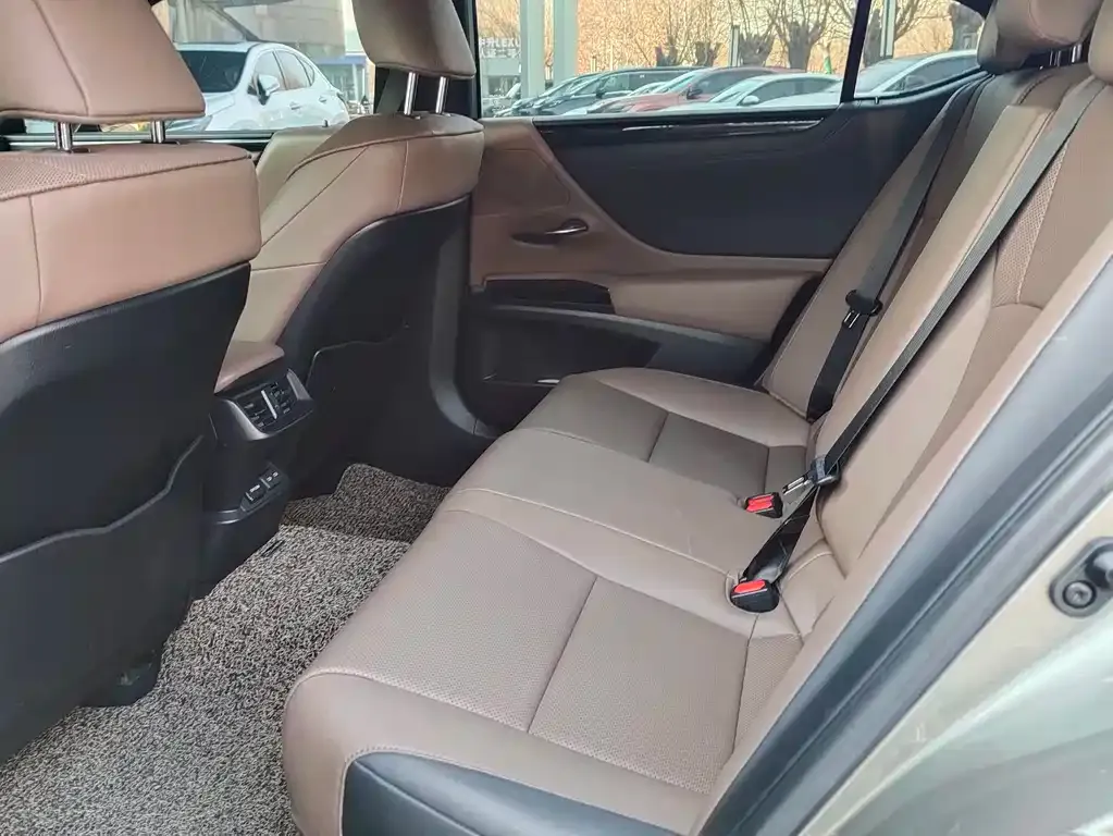 Lexus ES 2022 из CN, фото 7