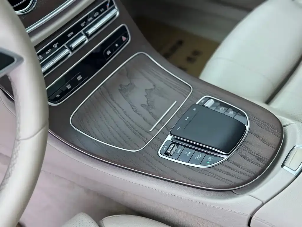 Mercedes-Benz E-Class 2022 из CN, фото 4