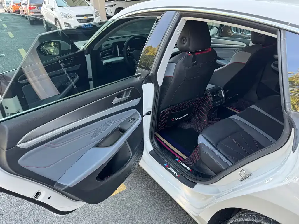 Volkswagen Lamando 2023 из CN, фото 7