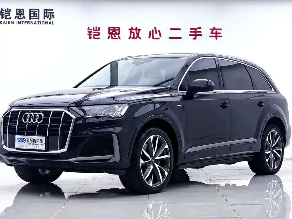 Audi Q7 — фото 1