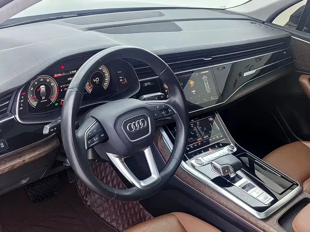 Audi Q7 — фото 8