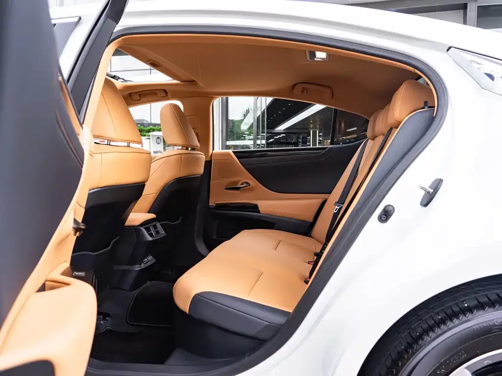 Lexus ES 2024 из CN, фото 6