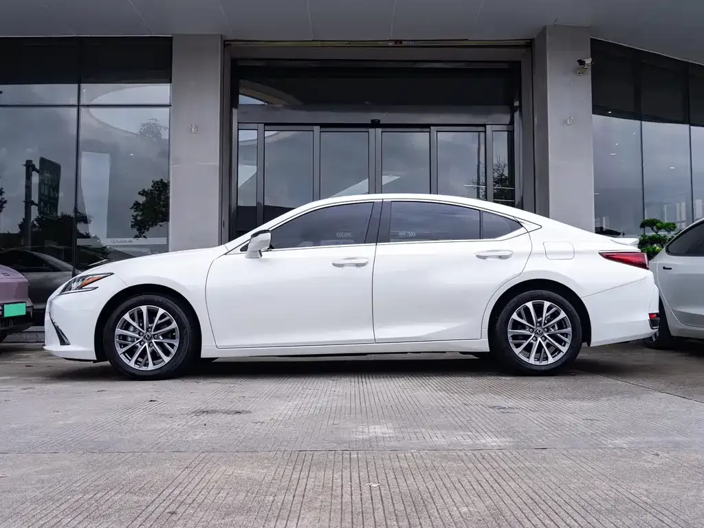 Lexus ES 2024 из CN, фото 9