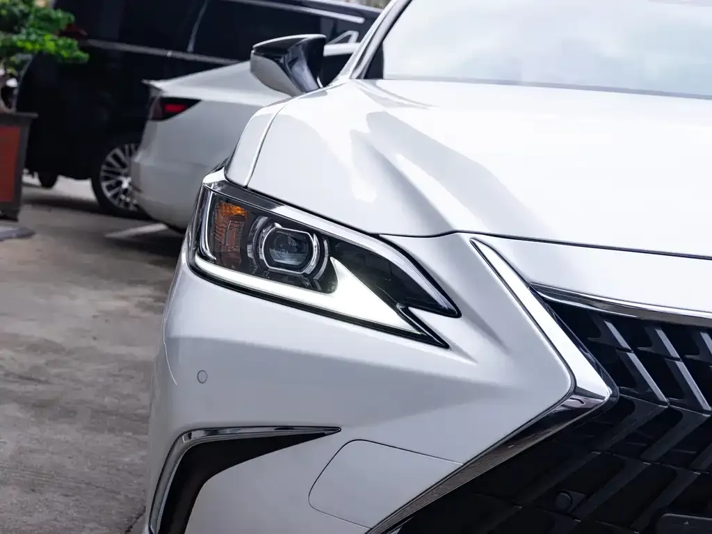 Lexus ES 2024 из CN, фото 2