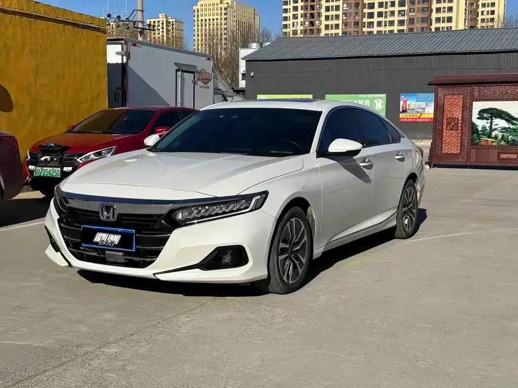 Honda Accord — фото 1