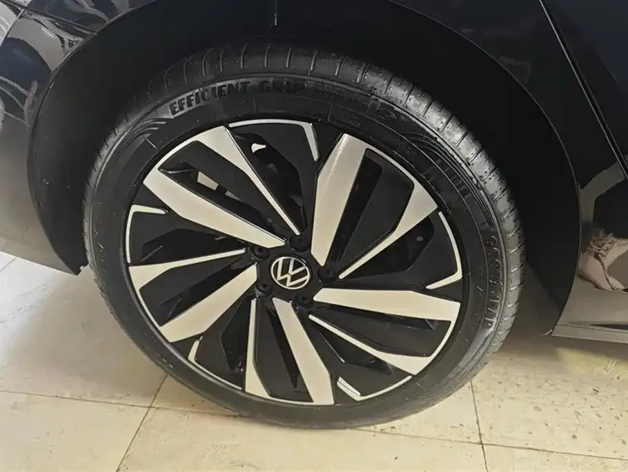 Volkswagen Passat 2023 из CN, фото 5