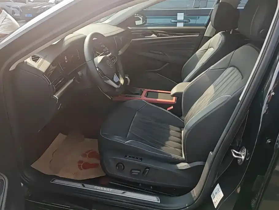 Volkswagen Passat 2023 из CN, фото 3