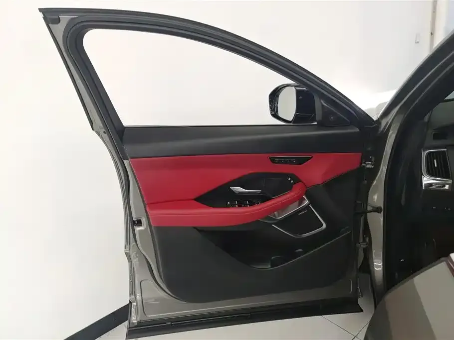 Jaguar E-PACE 2023 из CN, фото 7