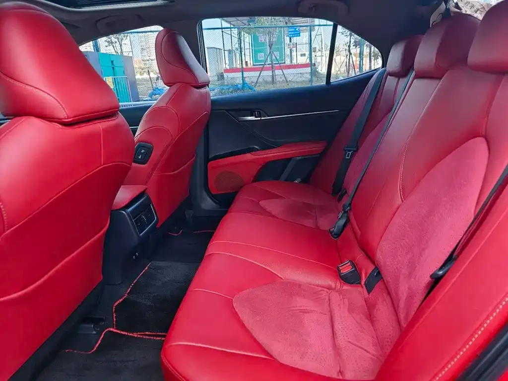 Toyota Camry 2021 из CN, фото 7