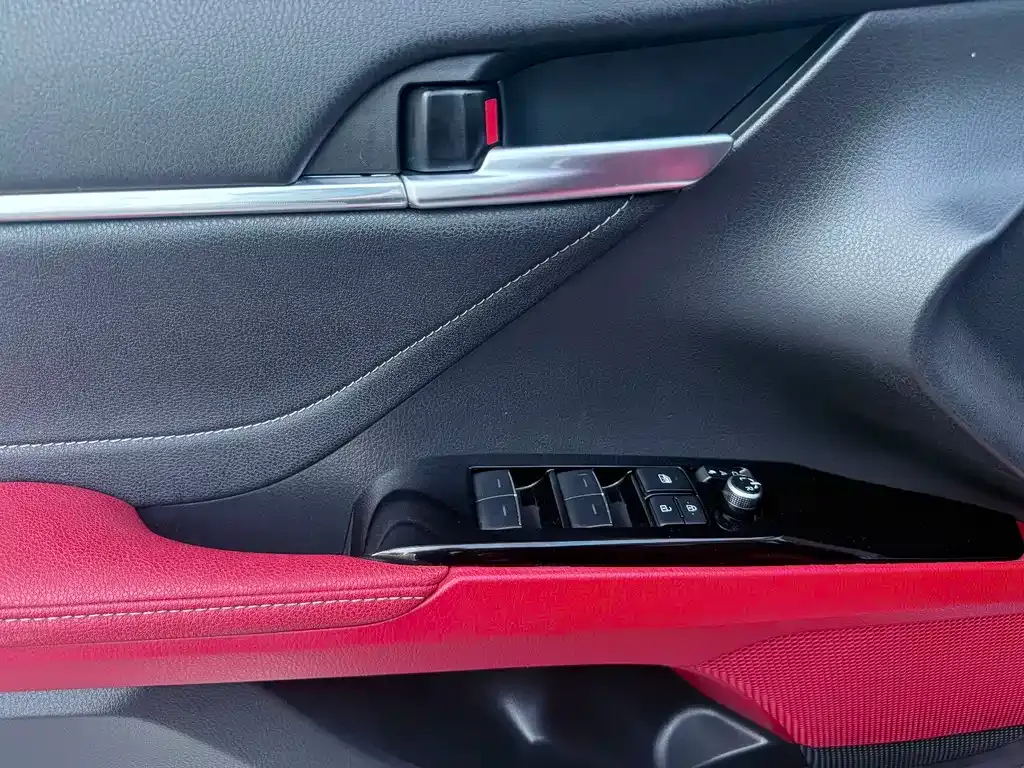 Toyota Camry 2021 из CN, фото 10
