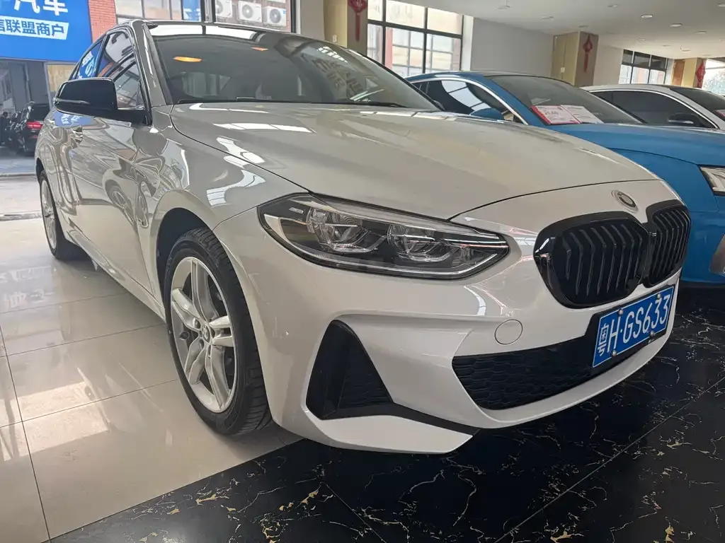 BMW 1 Series 2023 из CN, фото 1