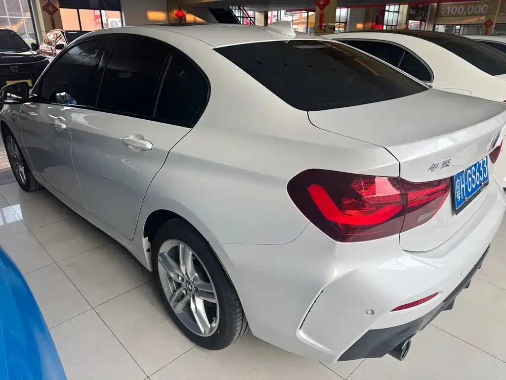BMW 1 Series 2023 из CN, фото 10