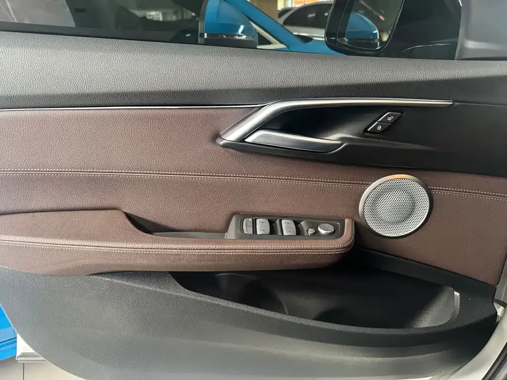BMW 1 Series 2023 из CN, фото 4