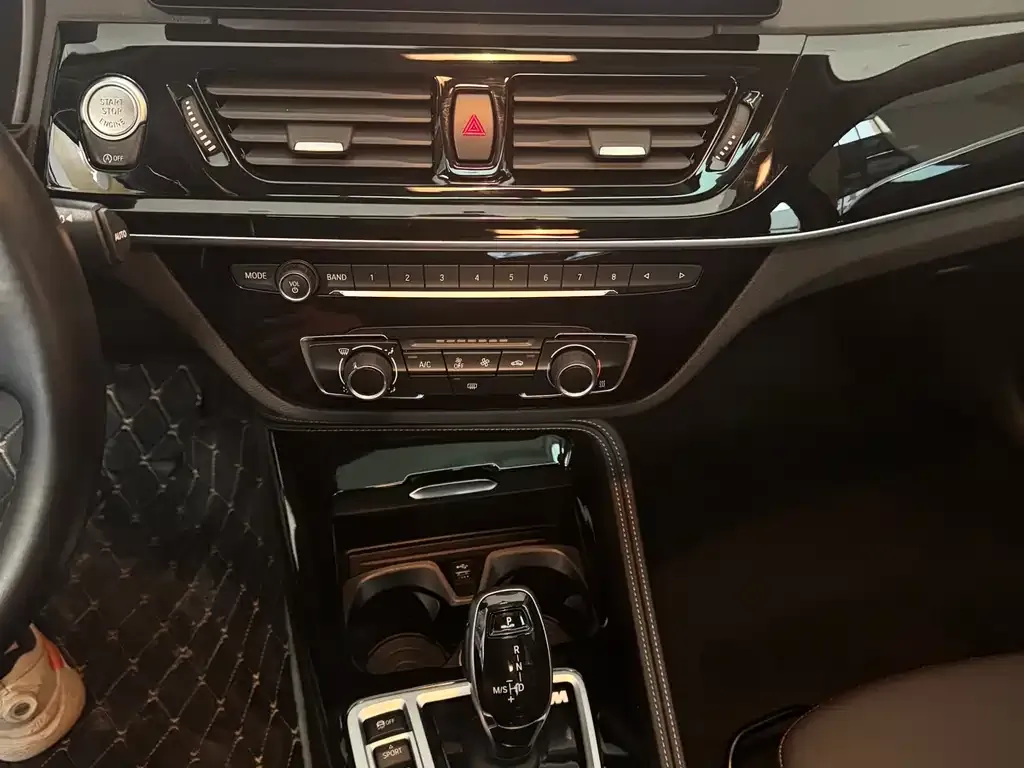 BMW 1 Series 2023 из CN, фото 6