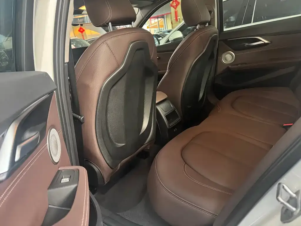 BMW 1 Series 2023 из CN, фото 8