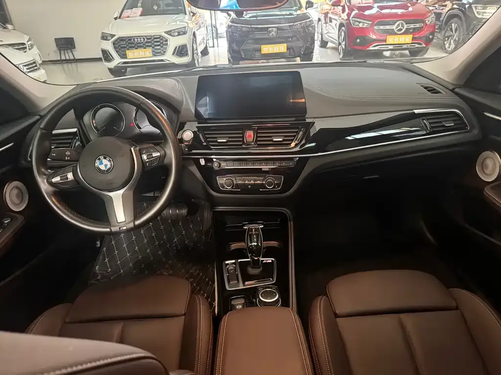 BMW 1 Series 2023 из CN, фото 9