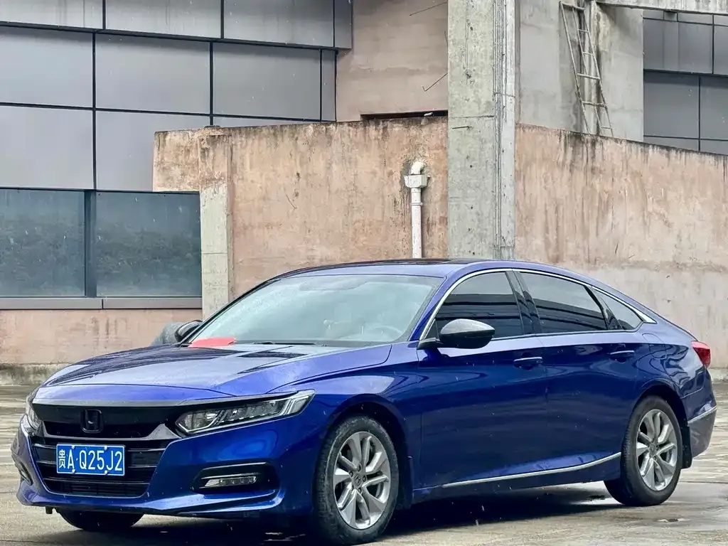 Honda Accord — фото 1
