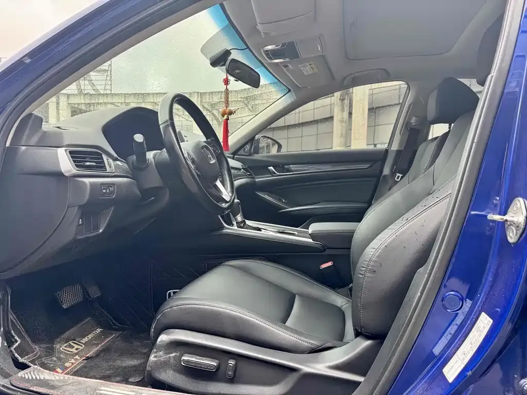 Honda Accord — фото 10