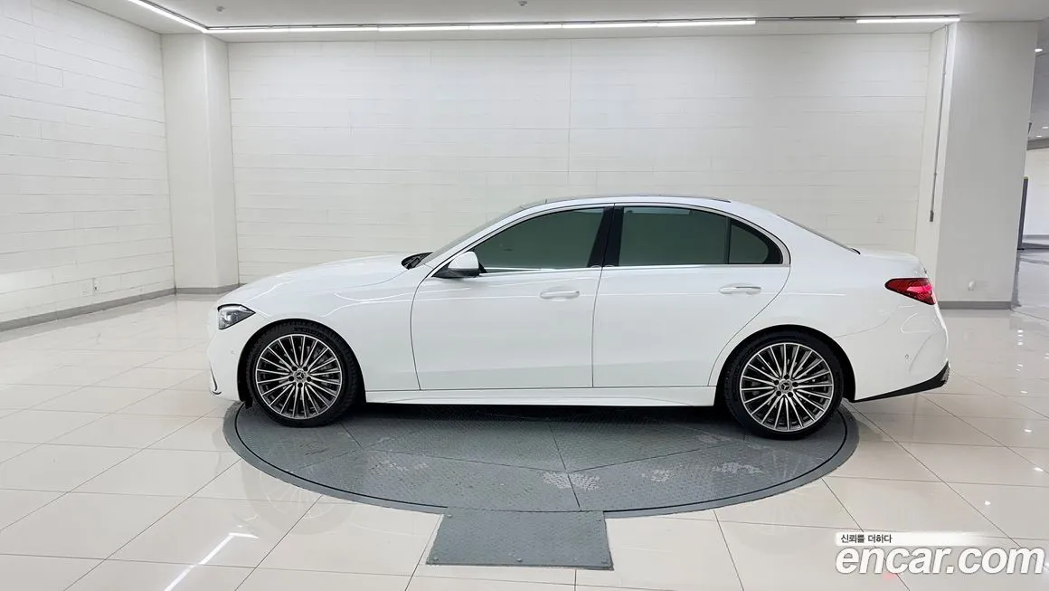 Mercedes-Benz C-Class 2024 из KR, фото 2