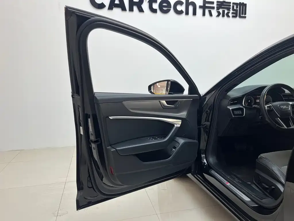 Audi A6L 2021 из CN, фото 7