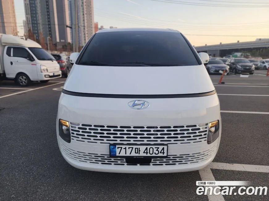Hyundai Staria — фото 1