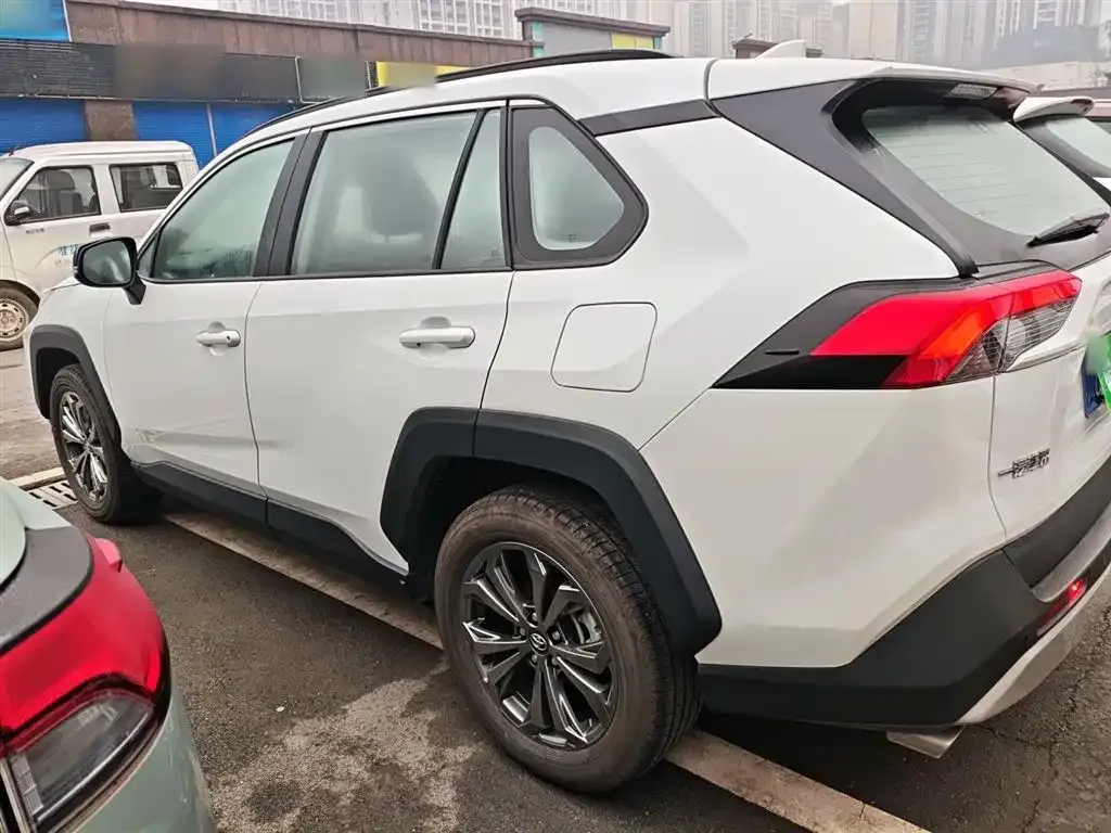 Toyota RAV4 2024 из CN, фото 5