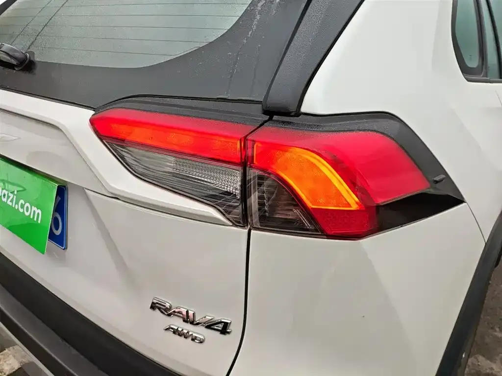 Toyota RAV4 2024 из CN, фото 8