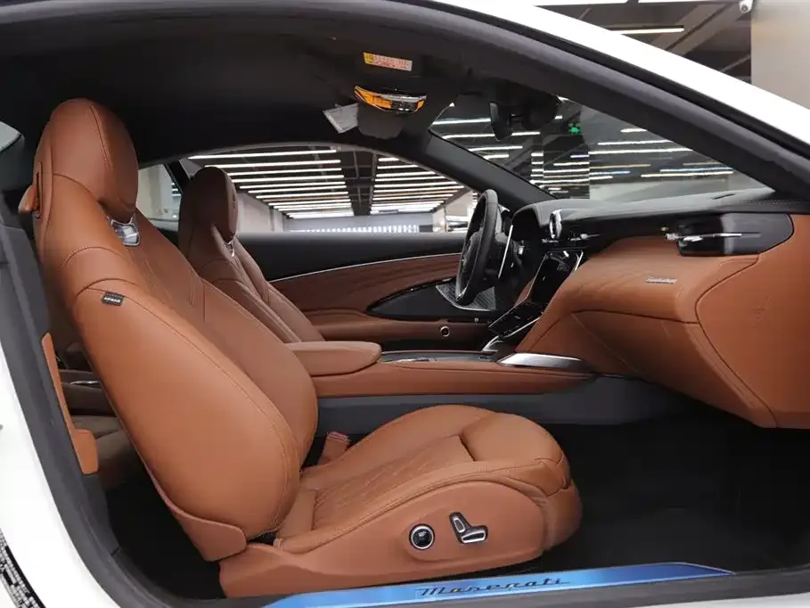Maserati GranTurismo — фото 6