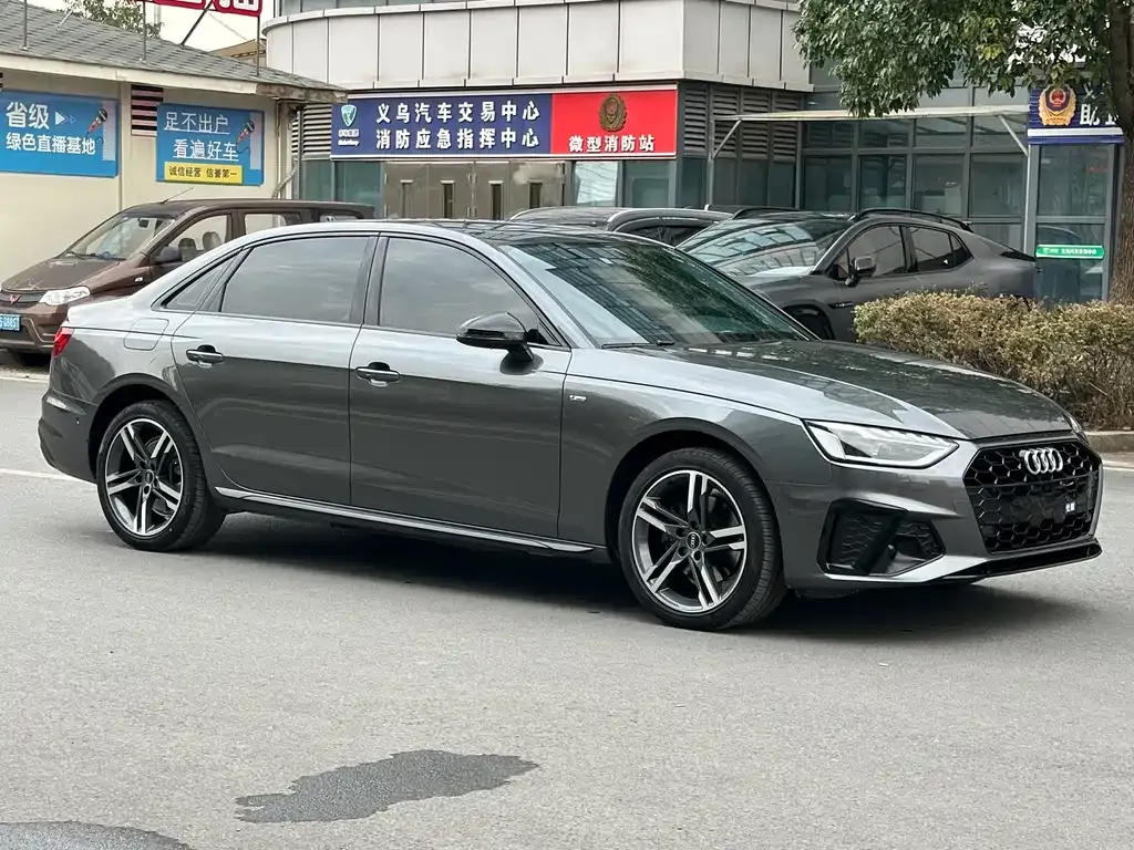 Audi A4L 2023 из CN, фото 5