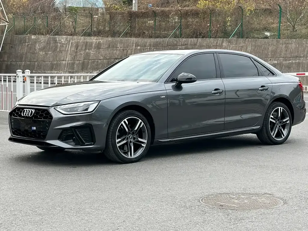 Audi A4L 2023 из CN, фото 6