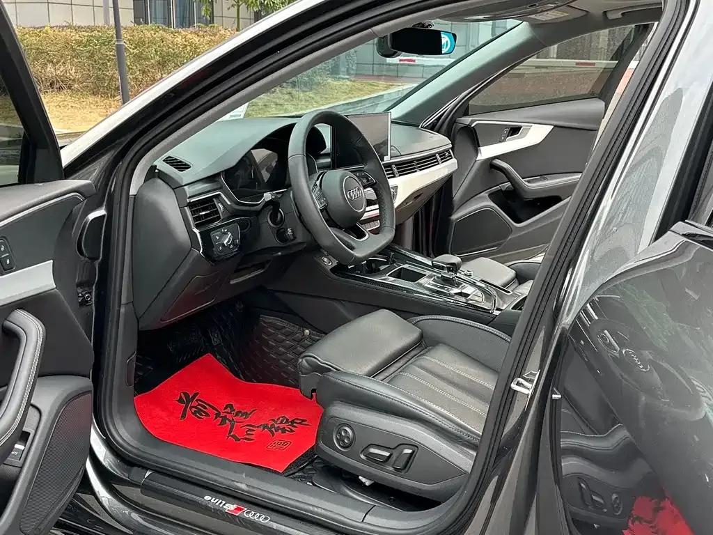 Audi A4L 2023 из CN, фото 8