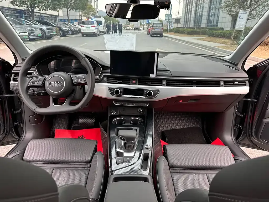 Audi A4L 2023 из CN, фото 3