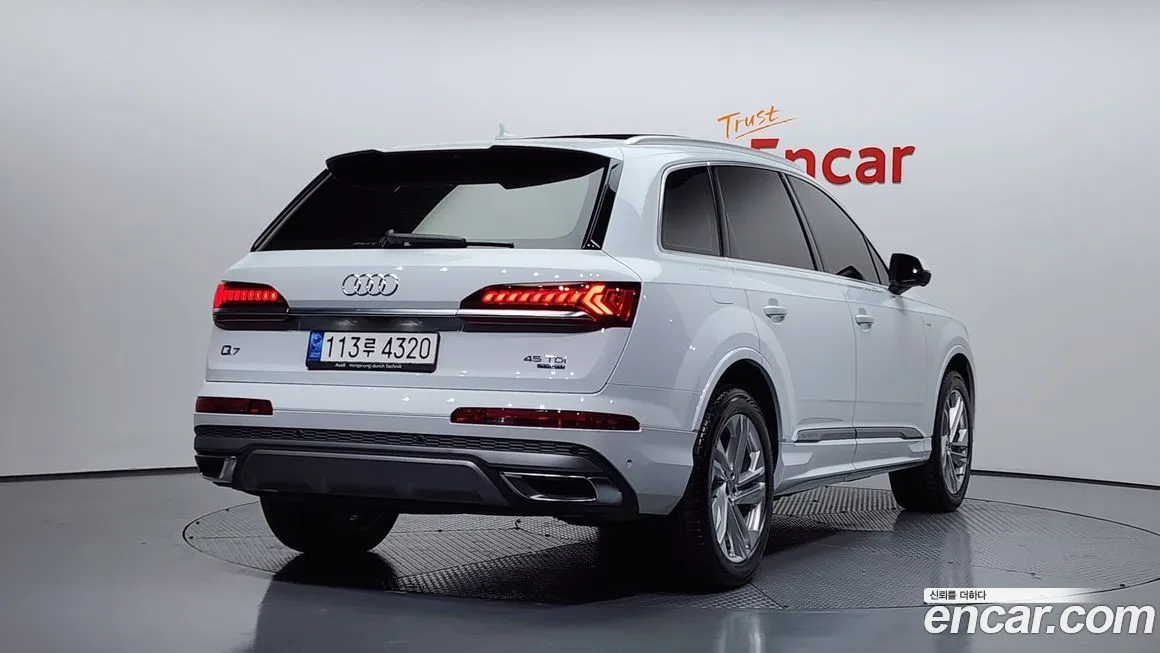 Audi Q7 2021 из KR, фото 2