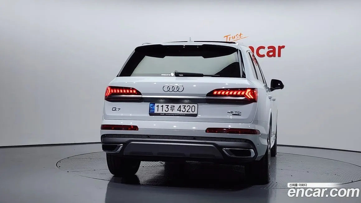 Audi Q7 2021 из KR, фото 4