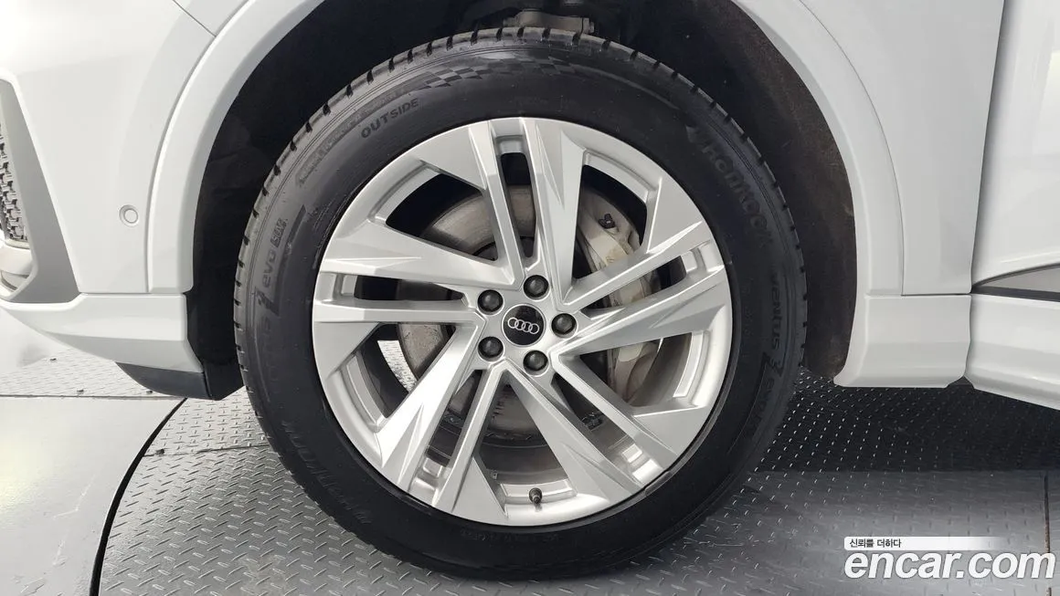 Audi Q7 2021 из KR, фото 5