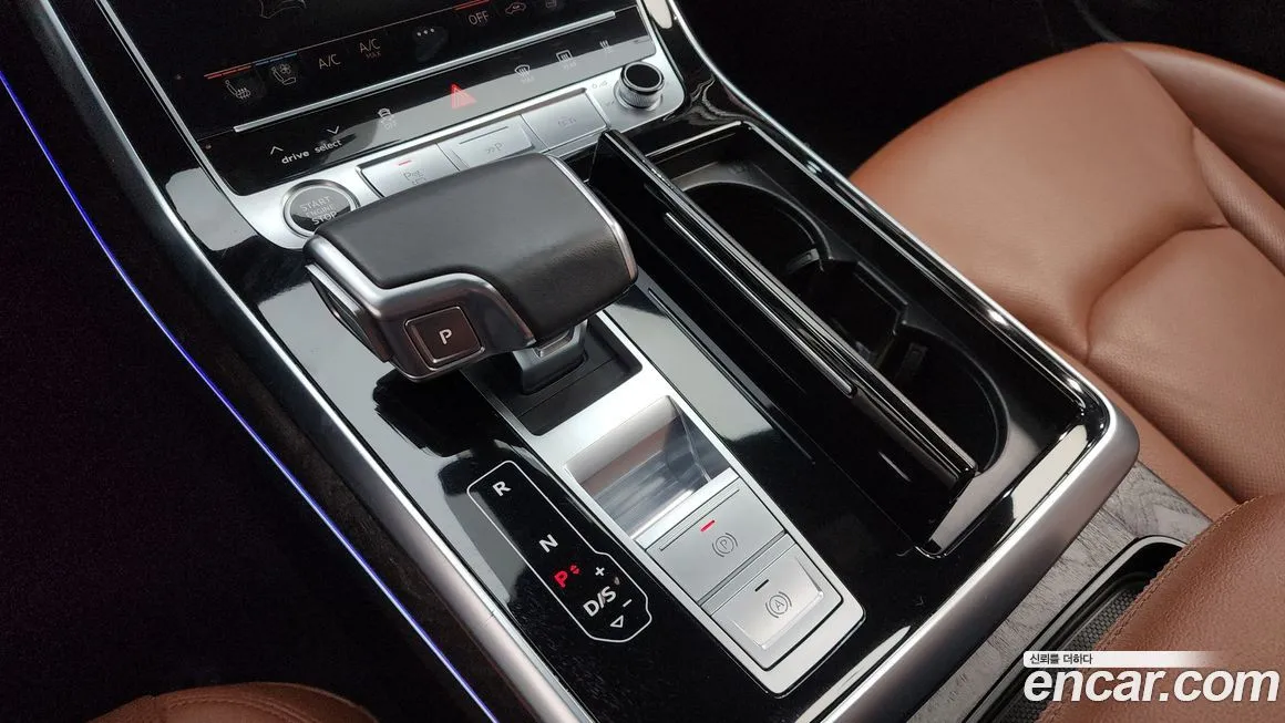 Audi Q7 2021 из KR, фото 9
