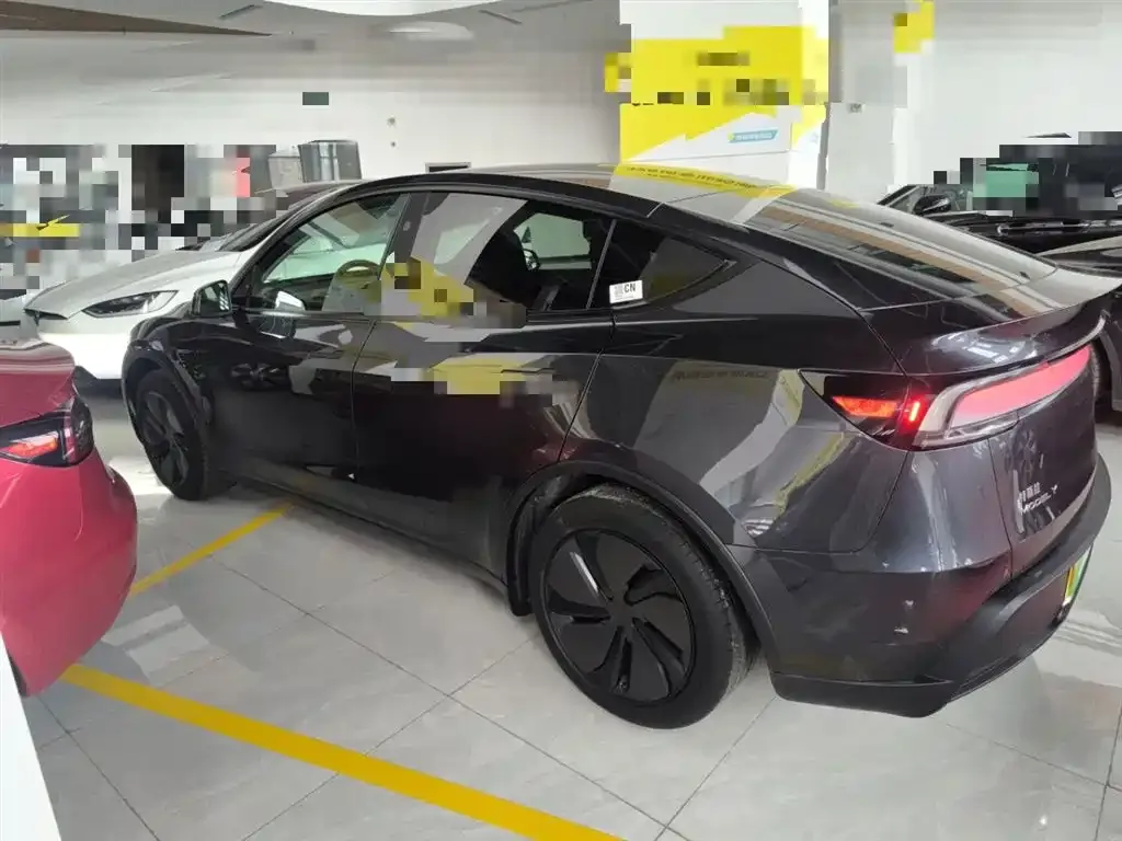 Tesla Model Y — фото 4
