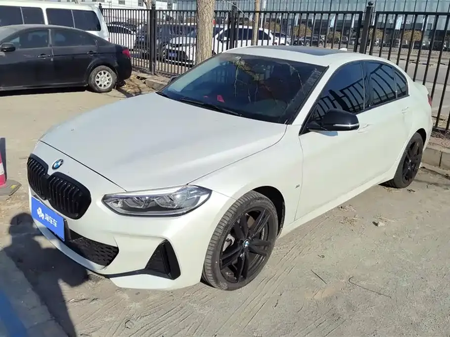 BMW 1 Series 2022 из CN, фото 1