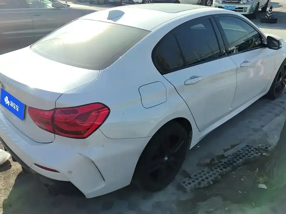 BMW 1 Series 2022 из CN, фото 3