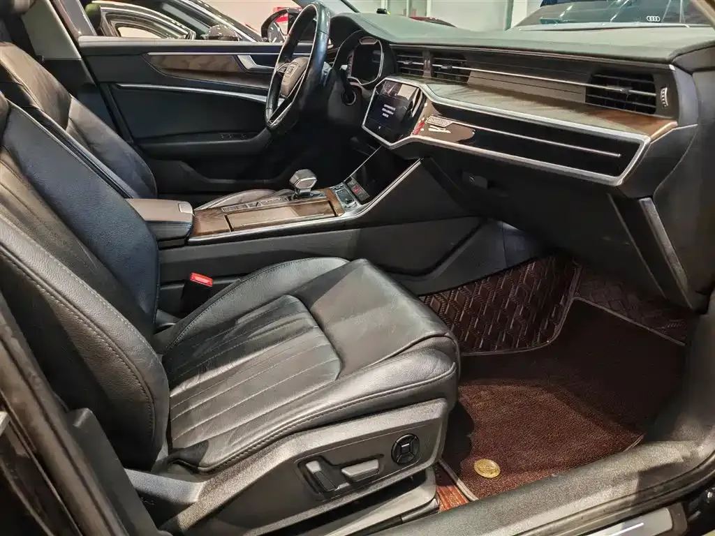 Audi A6L 2022 из CN, фото 9