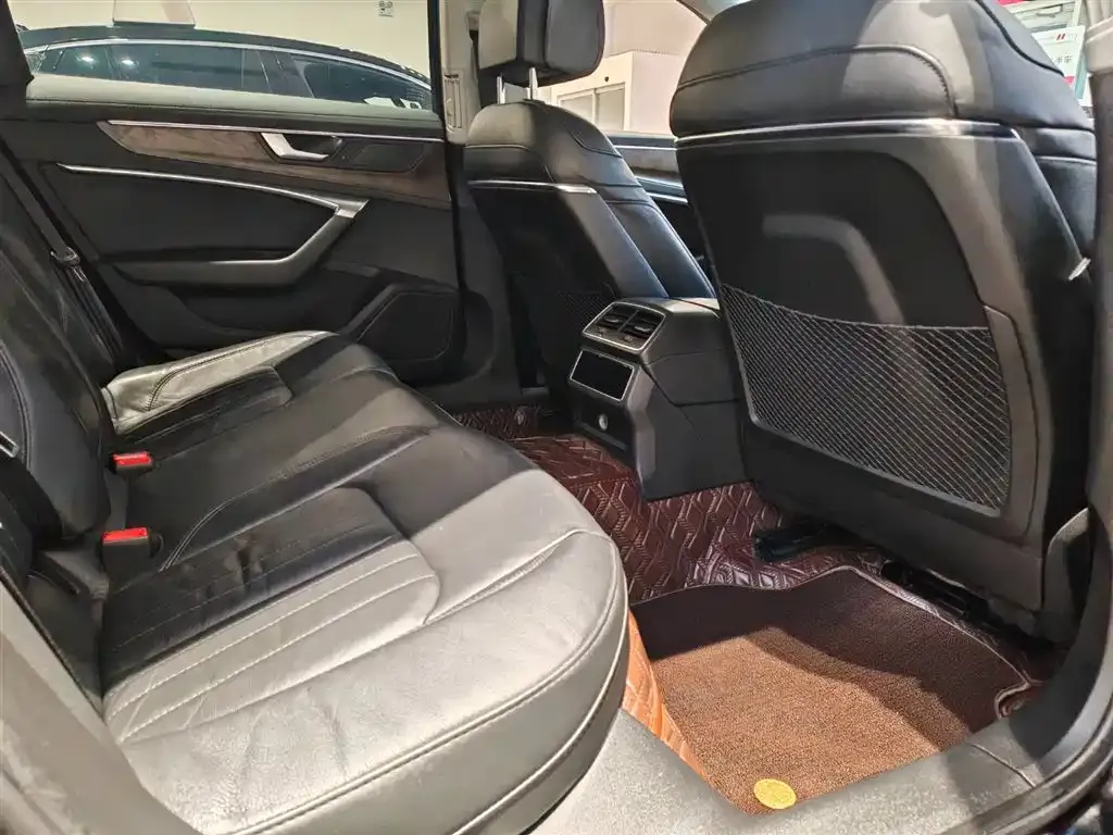 Audi A6L 2022 из CN, фото 5