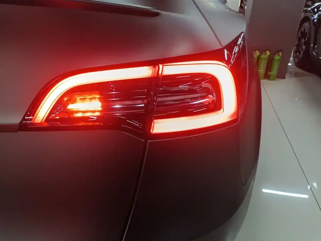 Tesla Model Y 2024 из CN, фото 4