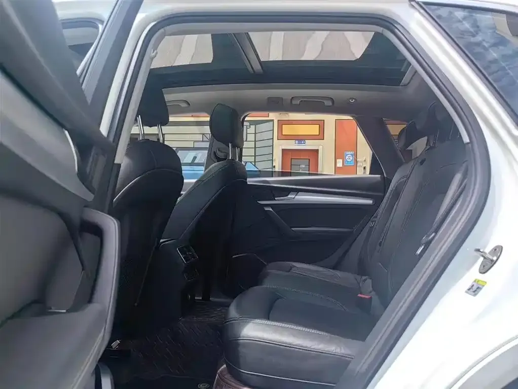 Audi Q5L 2021 из CN, фото 6